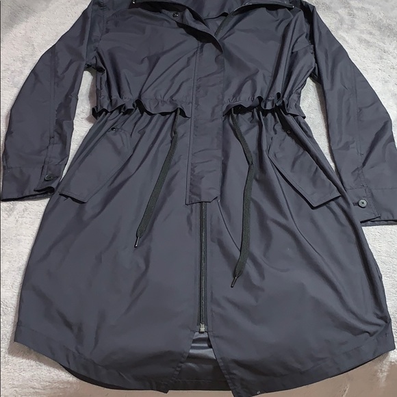 EVERLANE Lightweight Shell Jacket - Picture 4 of 7